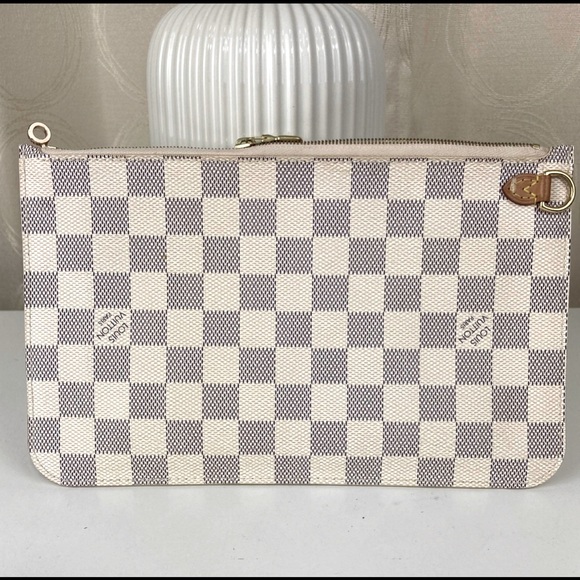 ❌SOLD!!!!!❌ FLASH SALE!!✨AUTHENTIC Louis Vuitton Neverfull Pochette Damier✨ - Picture 3 of 7